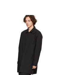 Мужской черный дождевик от Descente Allterrain