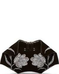 Черный клатч из плотной ткани с вышивкой от Alexander McQueen