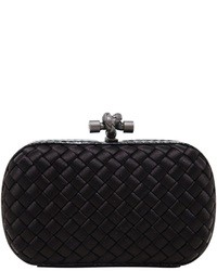 Черный клатч от Bottega Veneta