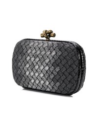 Черный клатч от Bottega Veneta