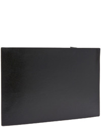 Черный клатч от DKNY