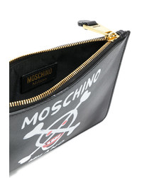 Черный клатч от Moschino