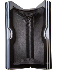 Черный клатч от Yazbukey