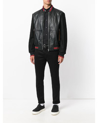 Мужской черный кожаный бомбер от McQ