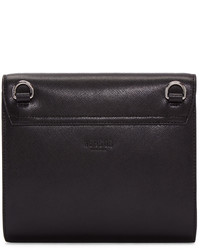 Черный кожаный клатч с шипами от Versus