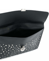 Черный кожаный клатч с шипами от Alexander McQueen