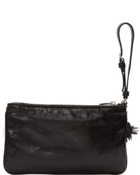 Черный кожаный клатч от Miu Miu