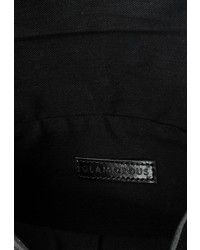 Черный кожаный клатч от Glamorous