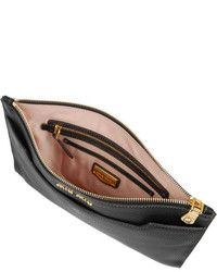 Черный кожаный клатч от Miu Miu