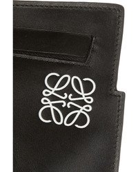 Черный кожаный клатч от Loewe
