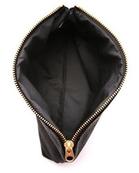 Черный кожаный клатч от Baggu