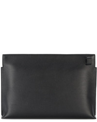 Черный кожаный клатч от Loewe