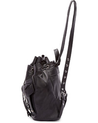 Женский черный кожаный рюкзак от Versus