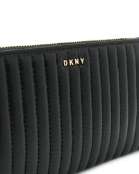 Черный кожаный стеганый клатч от DKNY