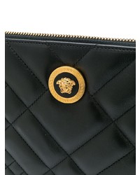 Черный кожаный стеганый клатч от Versace