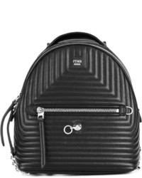 Женский черный кожаный стеганый рюкзак от Fendi