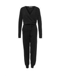 Черный комбинезон от Zarina