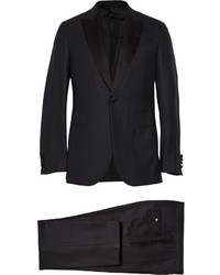 Черный костюм от Brioni