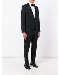 Черный костюм от Saint Laurent