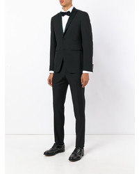 Черный костюм от Canali