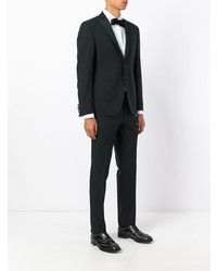 Черный костюм от Canali