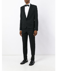 Черный костюм от Saint Laurent
