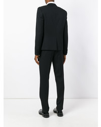 Черный костюм от Saint Laurent