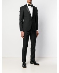 Черный костюм от Tagliatore