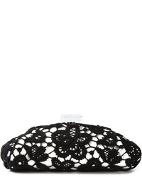 Черный кружевной клатч от Chanel