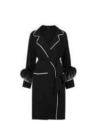 Черный плащ с украшением