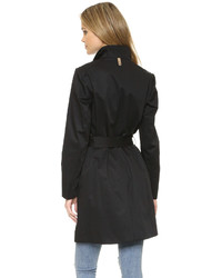 Женский черный плащ от Mackage