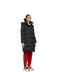 Женский черный пуховик с принтом от Burberry