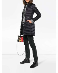 Женский черный пуховик от Moncler