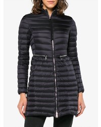 Женский черный пуховик от Moncler