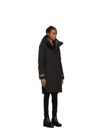 Женский черный пуховик от Canada Goose