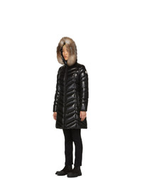 Женский черный пуховик от Moncler