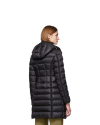 Женский черный пуховик от Moncler