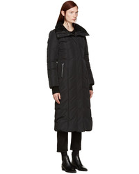 Женский черный пуховик от Mackage