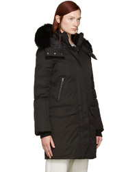 Женский черный пуховик от Mackage