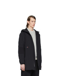 Мужской черный пуховик от Moncler