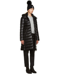 Женский черный пуховик от Moncler