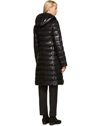 Женский черный пуховик от Moncler