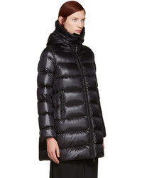 Женский черный пуховик от Moncler