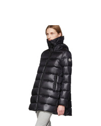 Женский черный пуховик от Moncler