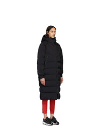 Женский черный пуховик от Nike