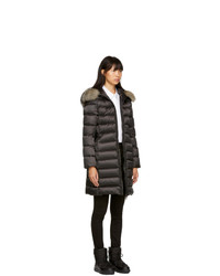 Женский черный пуховик от Moncler