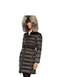 Женский черный пуховик от Moncler