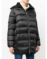 Женский черный пуховик от Moncler