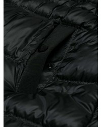 Женский черный пуховик от Moncler