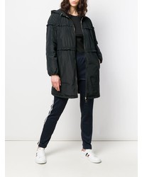 Женский черный пуховик от Moncler